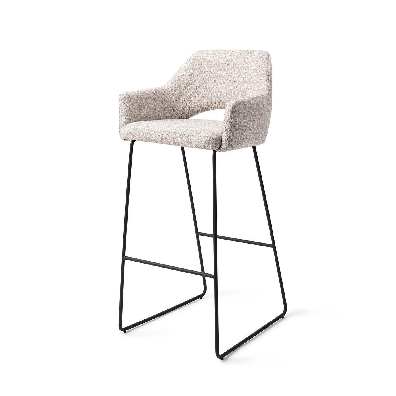 Yanai bare chair pigeon