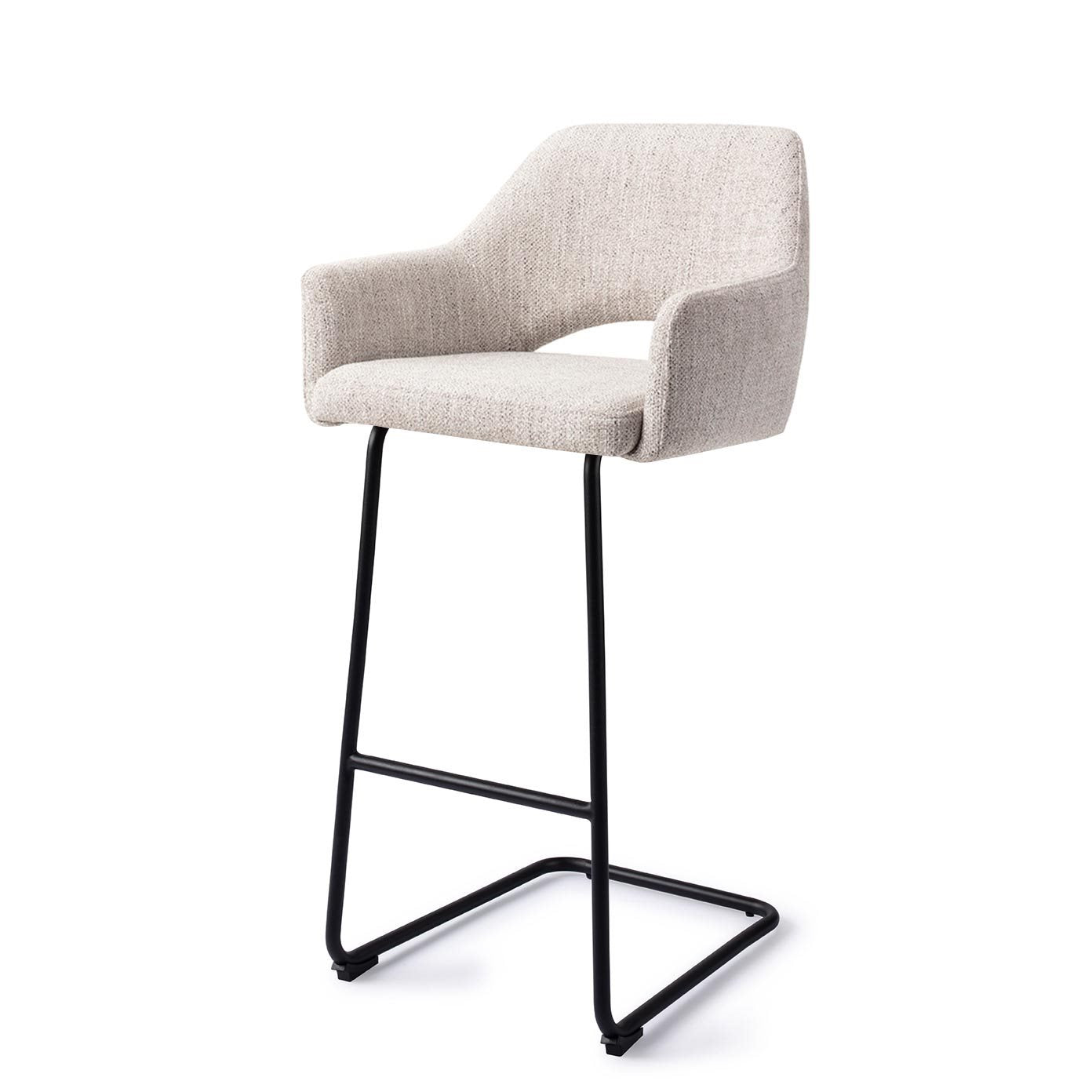 Yanai bare chair pigeon