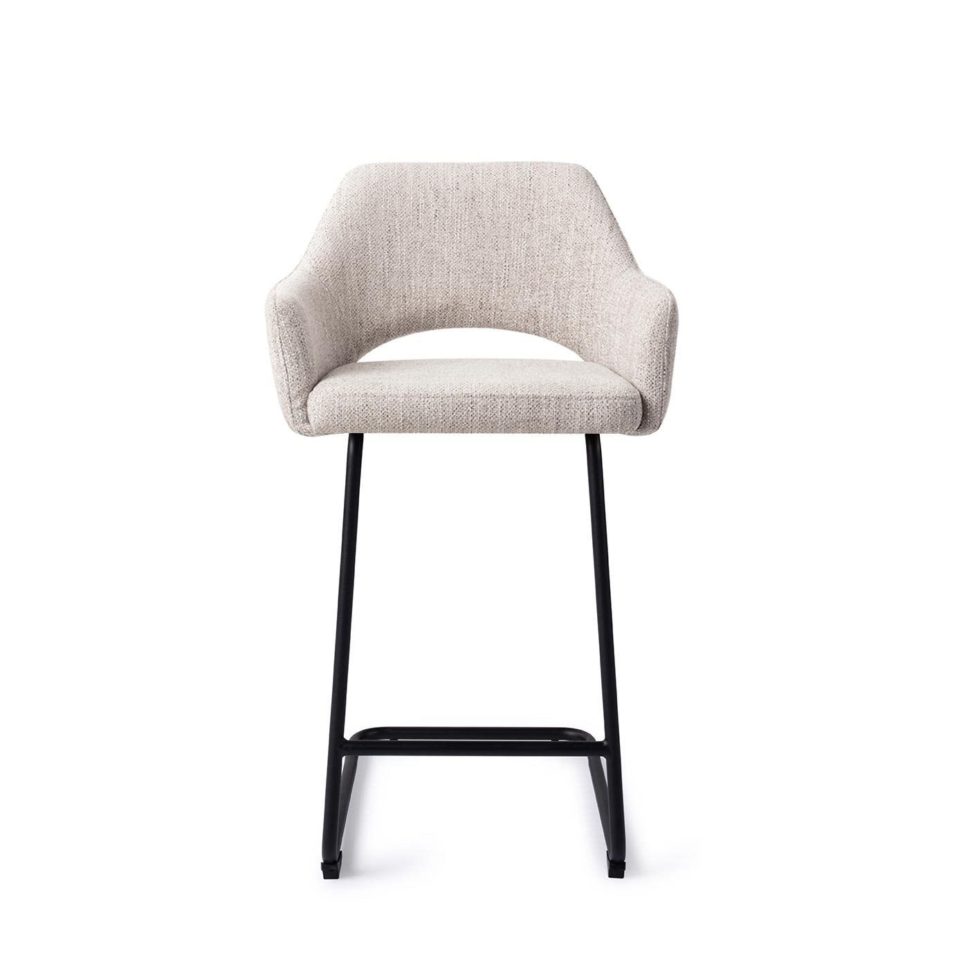 Yanai bare chair pigeon