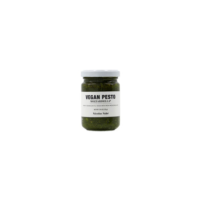 Vegan pesto with mozzarisella