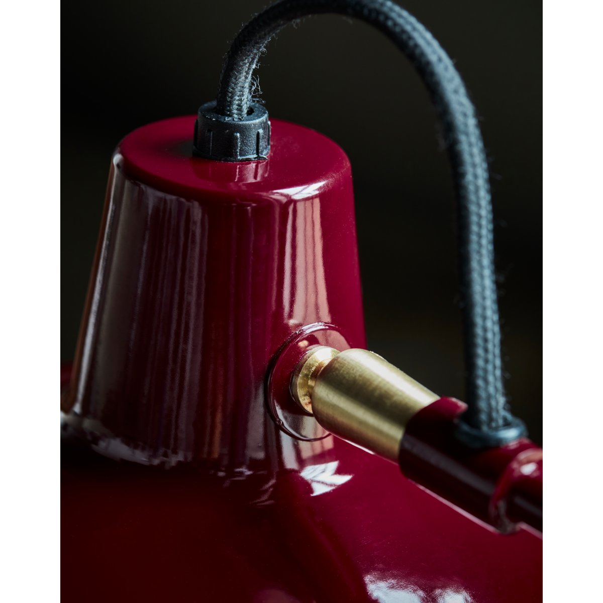 Table lamp, hddesk, red