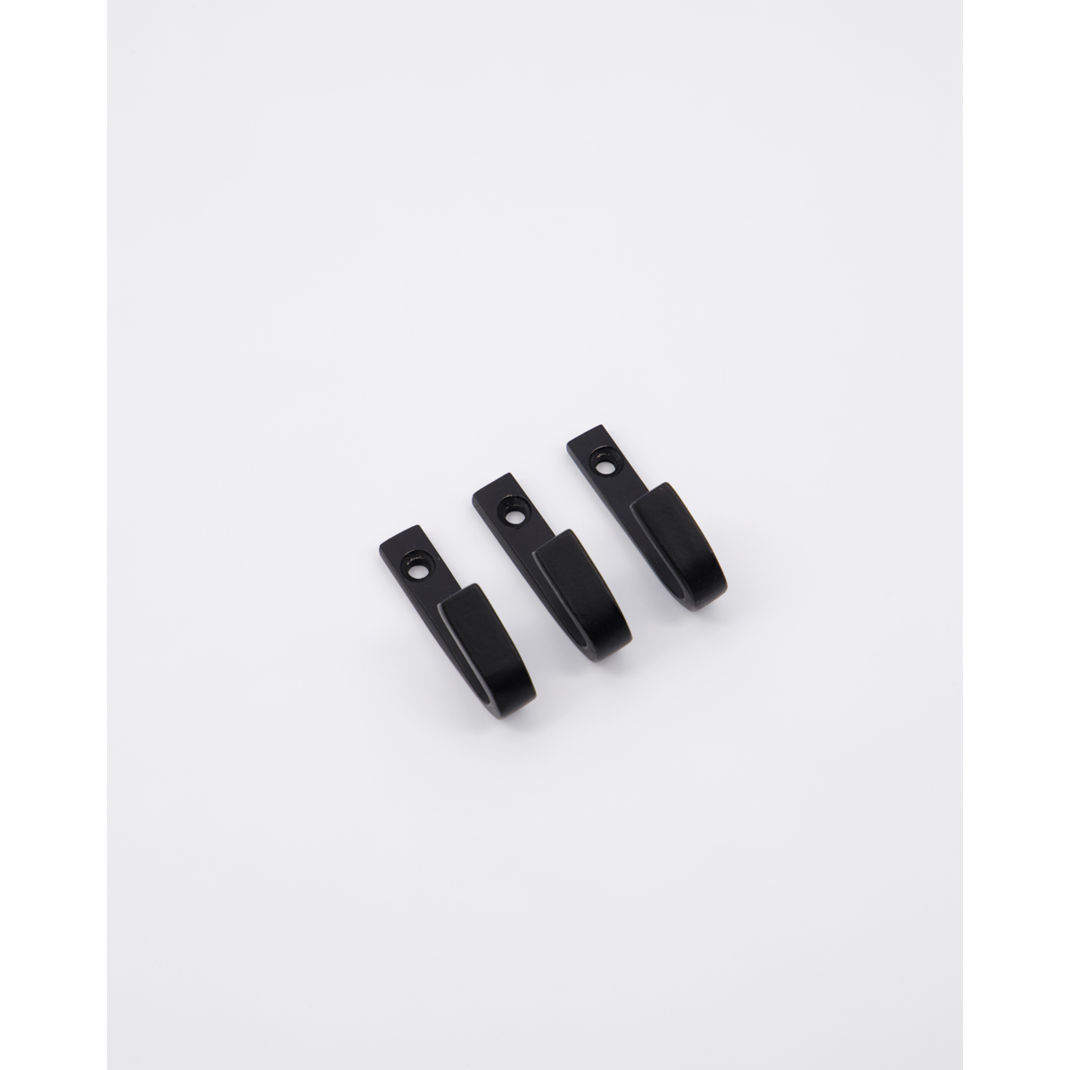 Hook, hdbath, black b: 1 cm, h: 5 cm