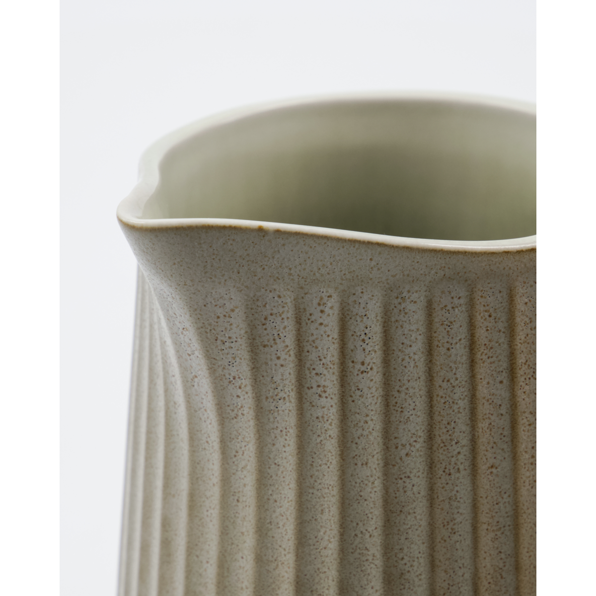 Pitcher, hdpleat, gray/brown