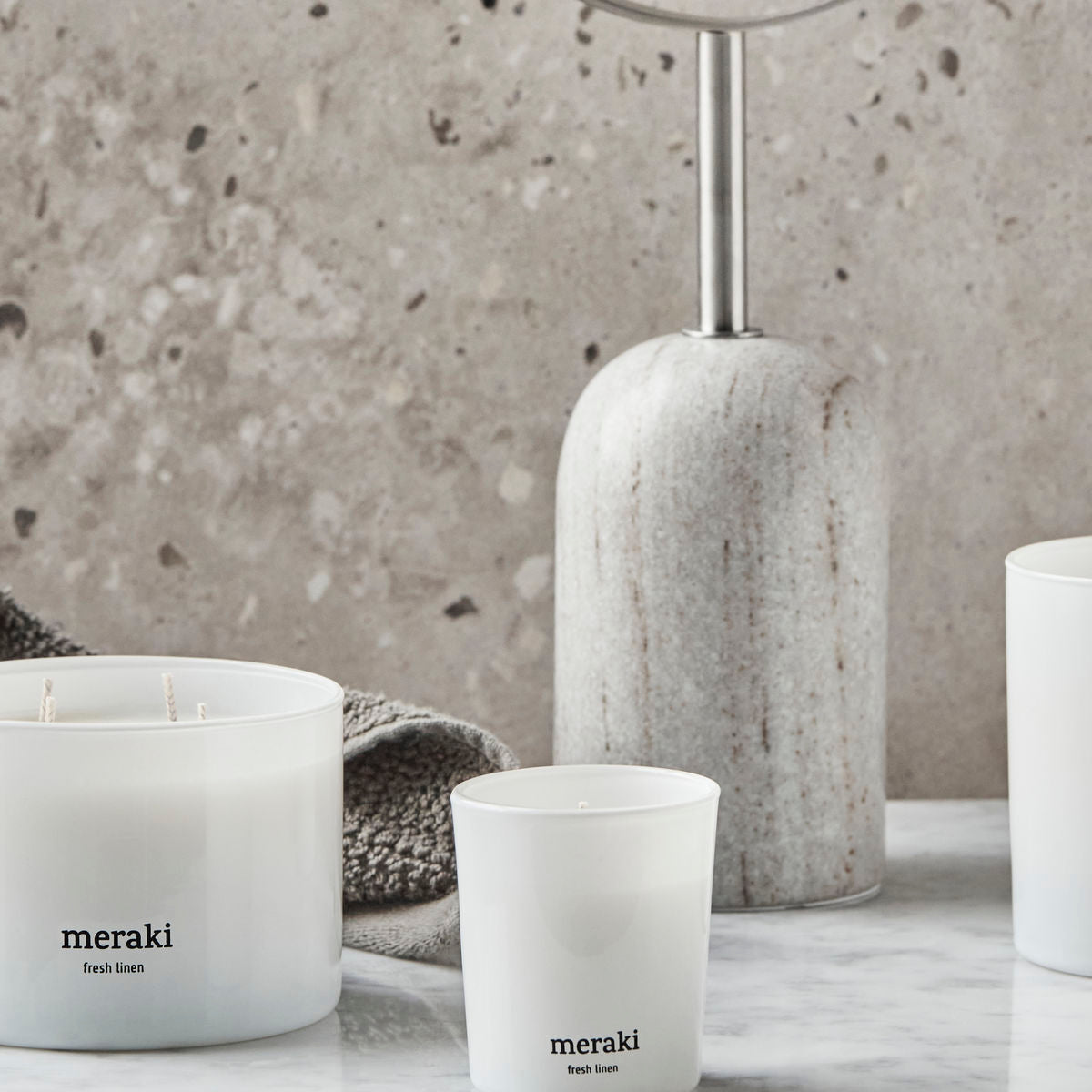 Scented candles, Fresh Linen