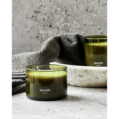 Scented candles, oud leaf, green