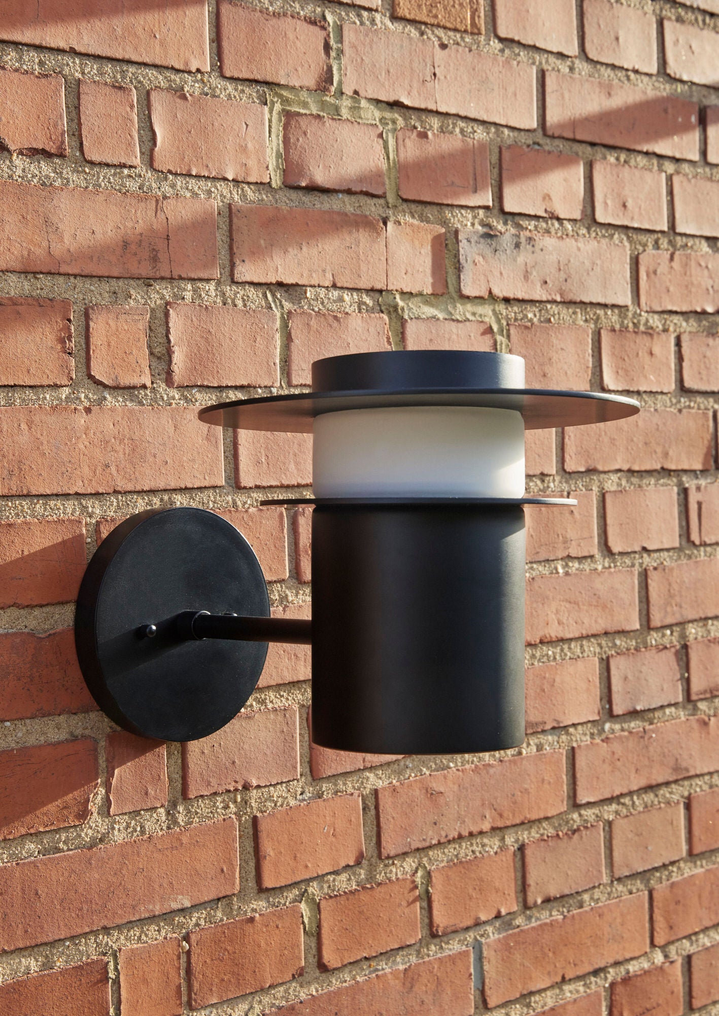 Hübsch Suburb wall lamp black