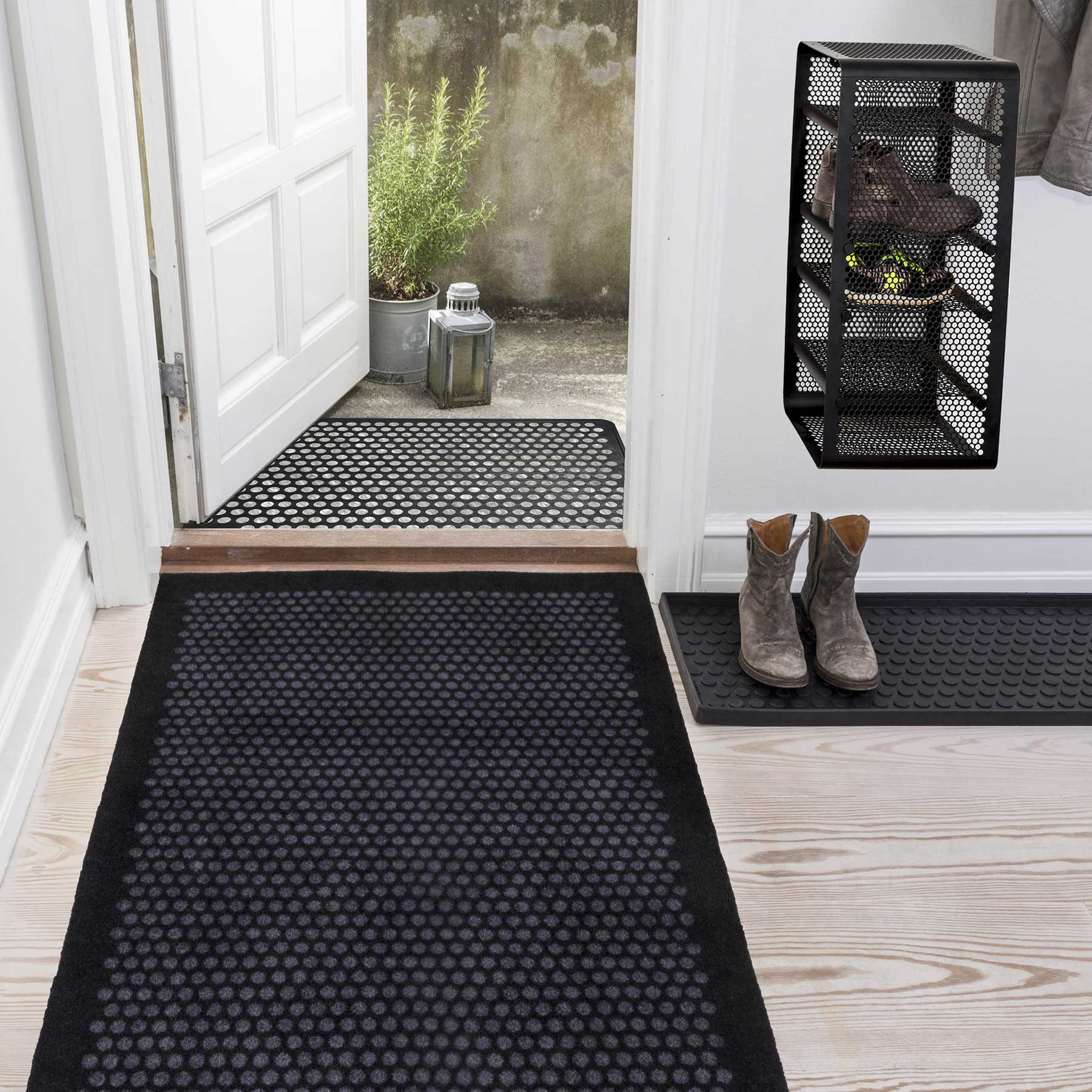 Floor mat 90 x 200 cm - dots/black