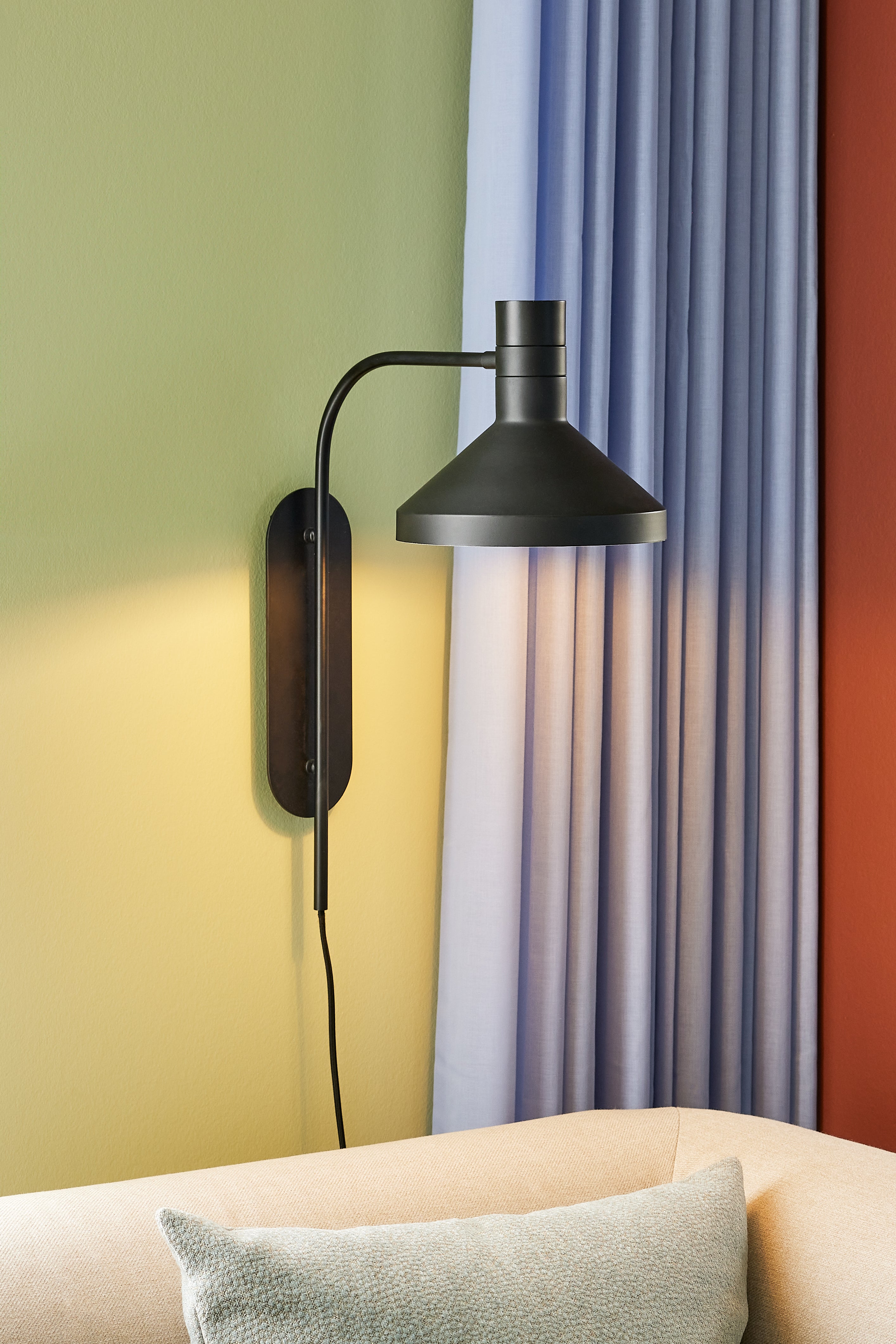 Hübsch - Wall lamp, Metal, Black - 23x43xH56cm, E27