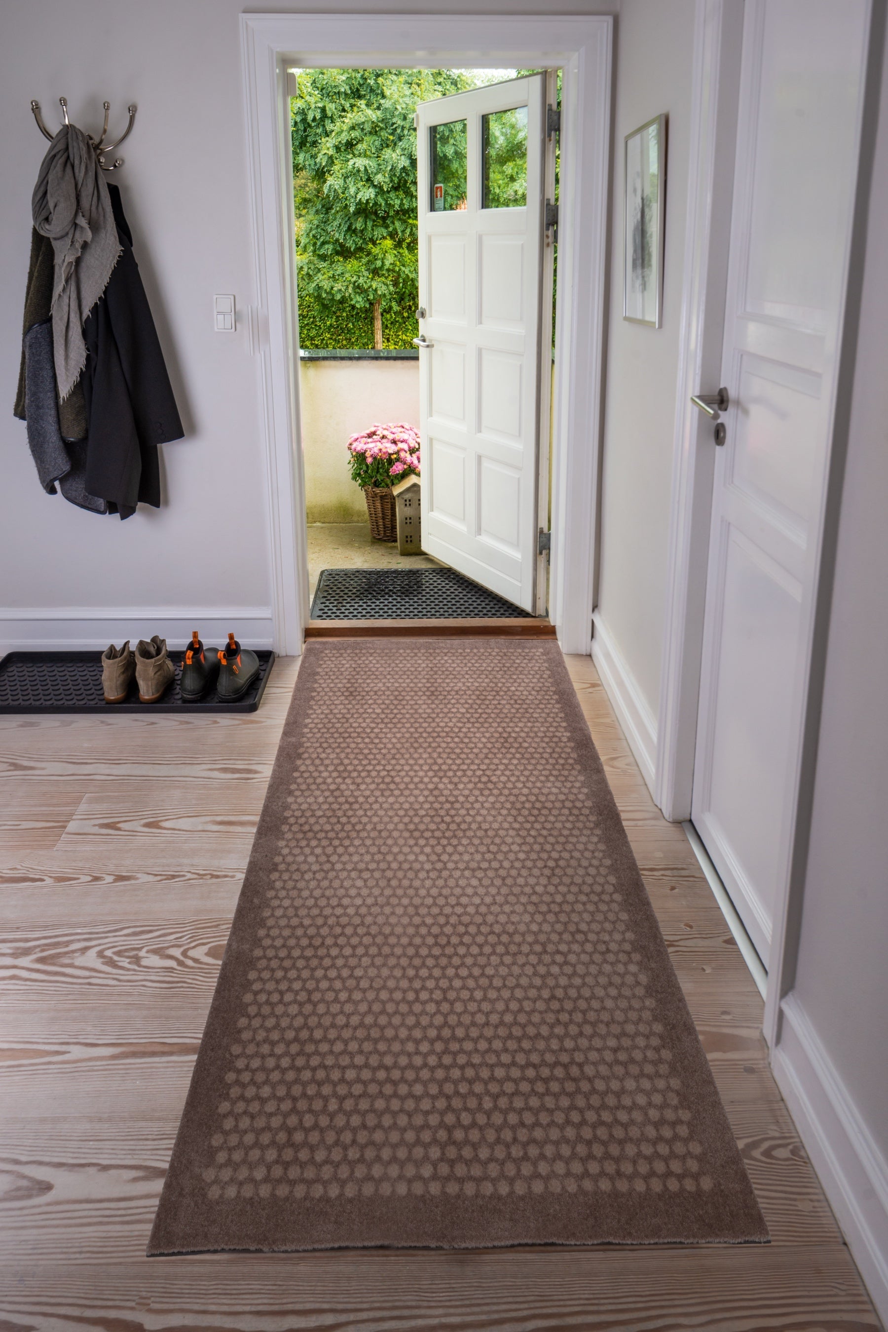 Floor mat 90 x 200 cm - dots/sand