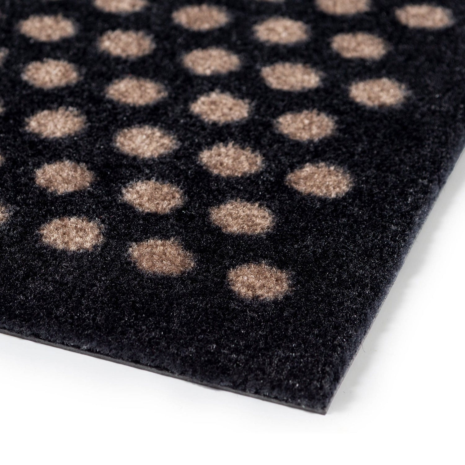 GULVMÅTTE 67 x 120 CM - DOTS/BLACK SAND - Tica Copenhagen - DesignGaragen.dk