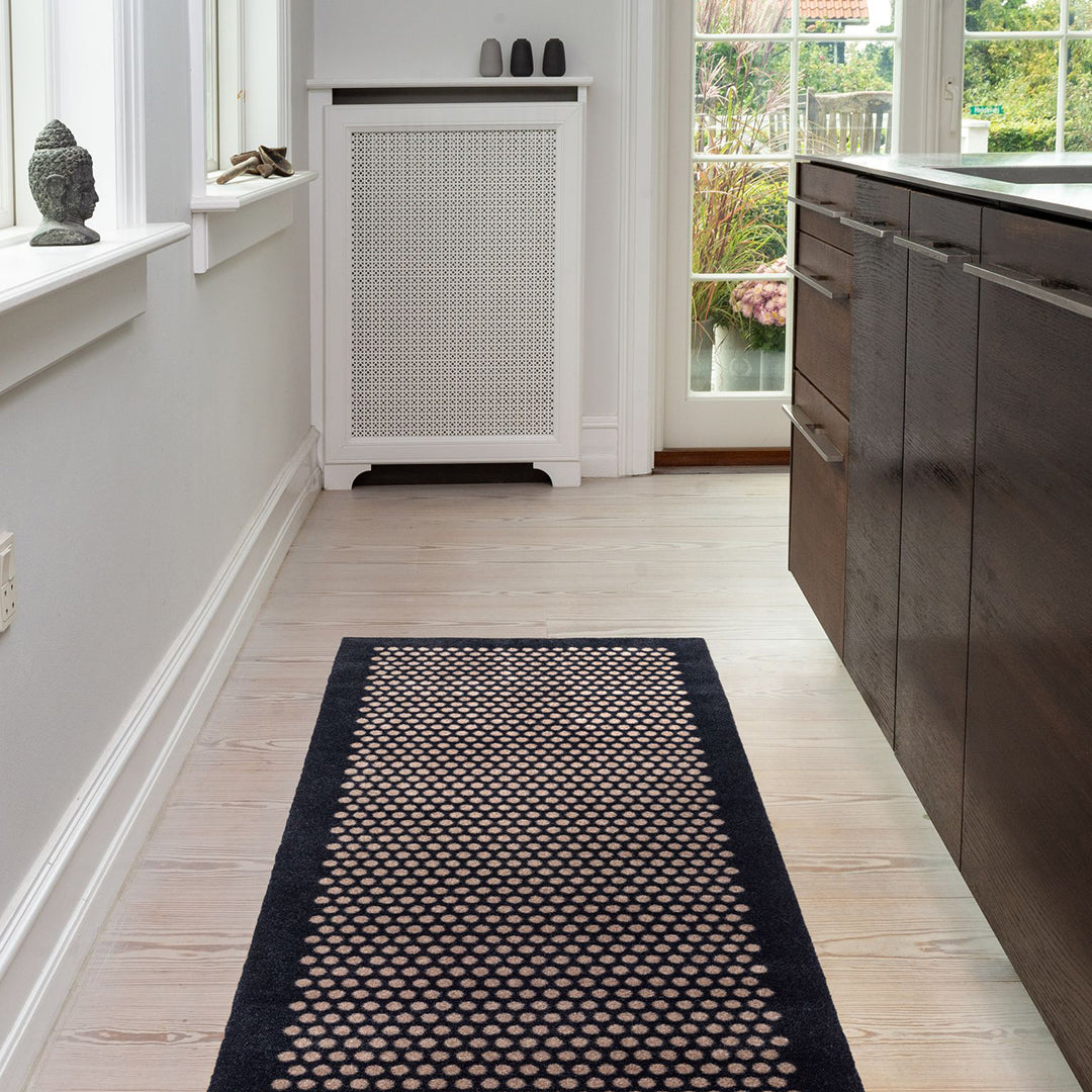 Floor mat 67 x 200 cm dots/black sand