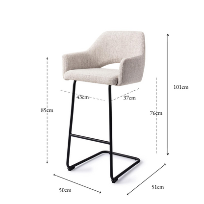 Yanai bare chair pigeon