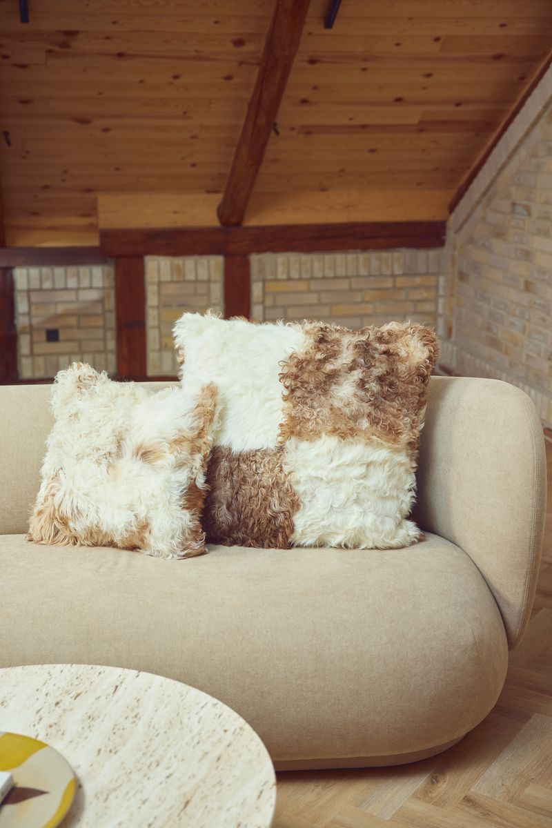 Chalet | Pillow |  Lambskin | Tigrado | Double -sided | Short -haired