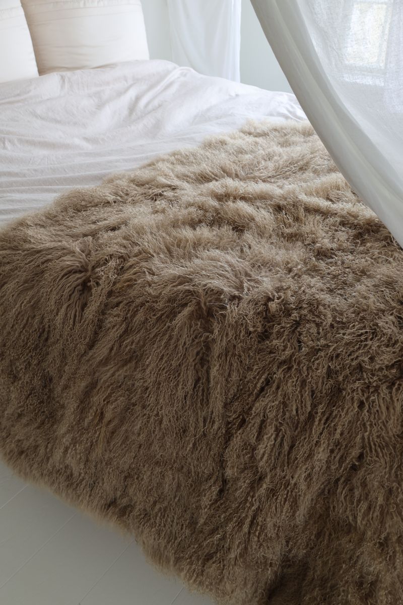 Lambskin blanket | Tibet | 140x180 cm