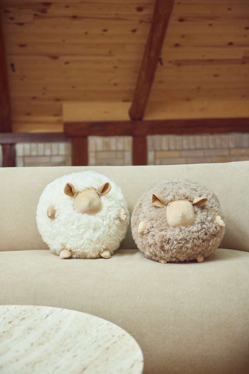 Cute Sheep | New Zealand Lambskin | Ø20 cm | Ø26 cm | Ø34 cm