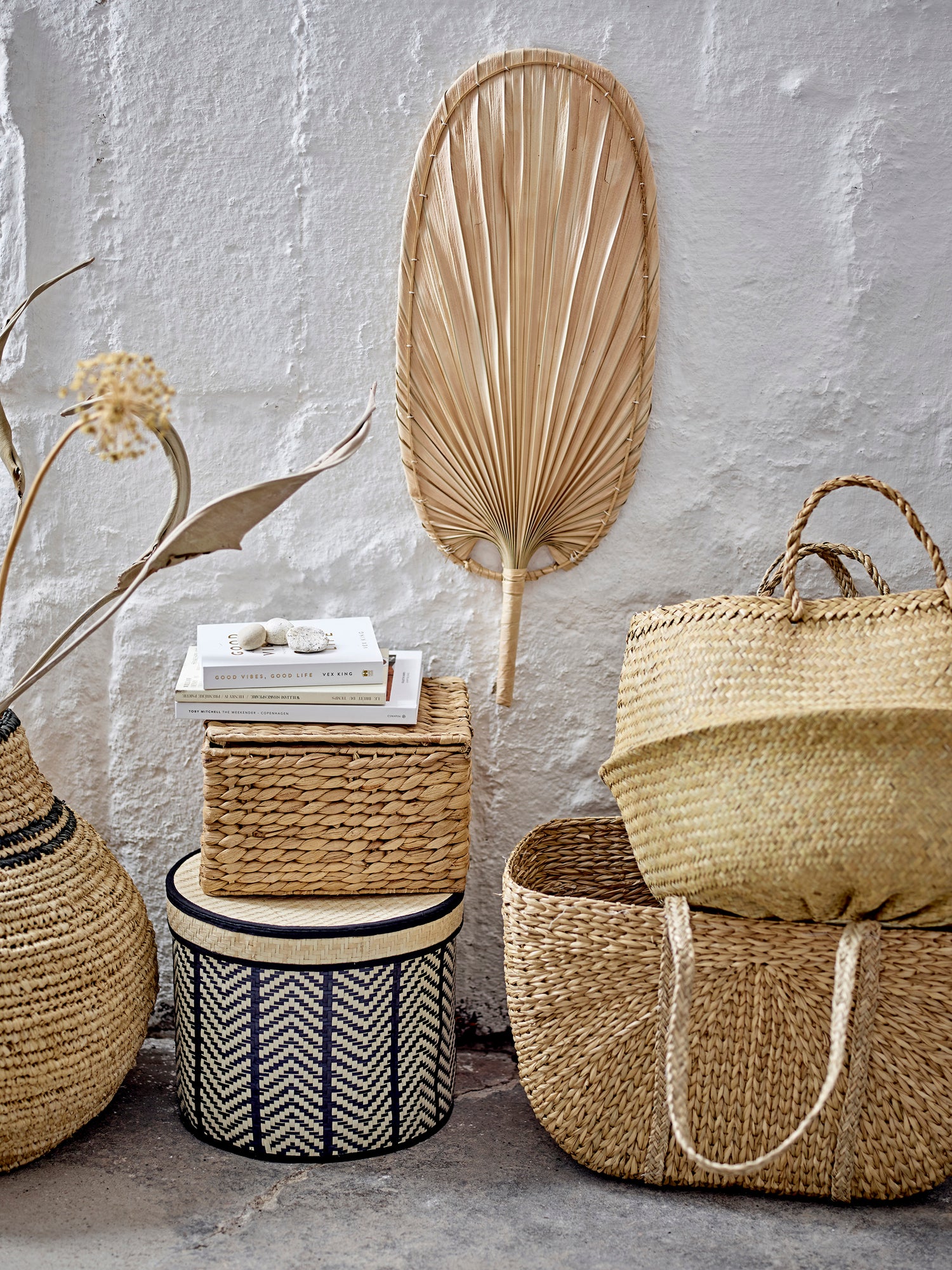 Oumou wall decoration, nature, palm leaf