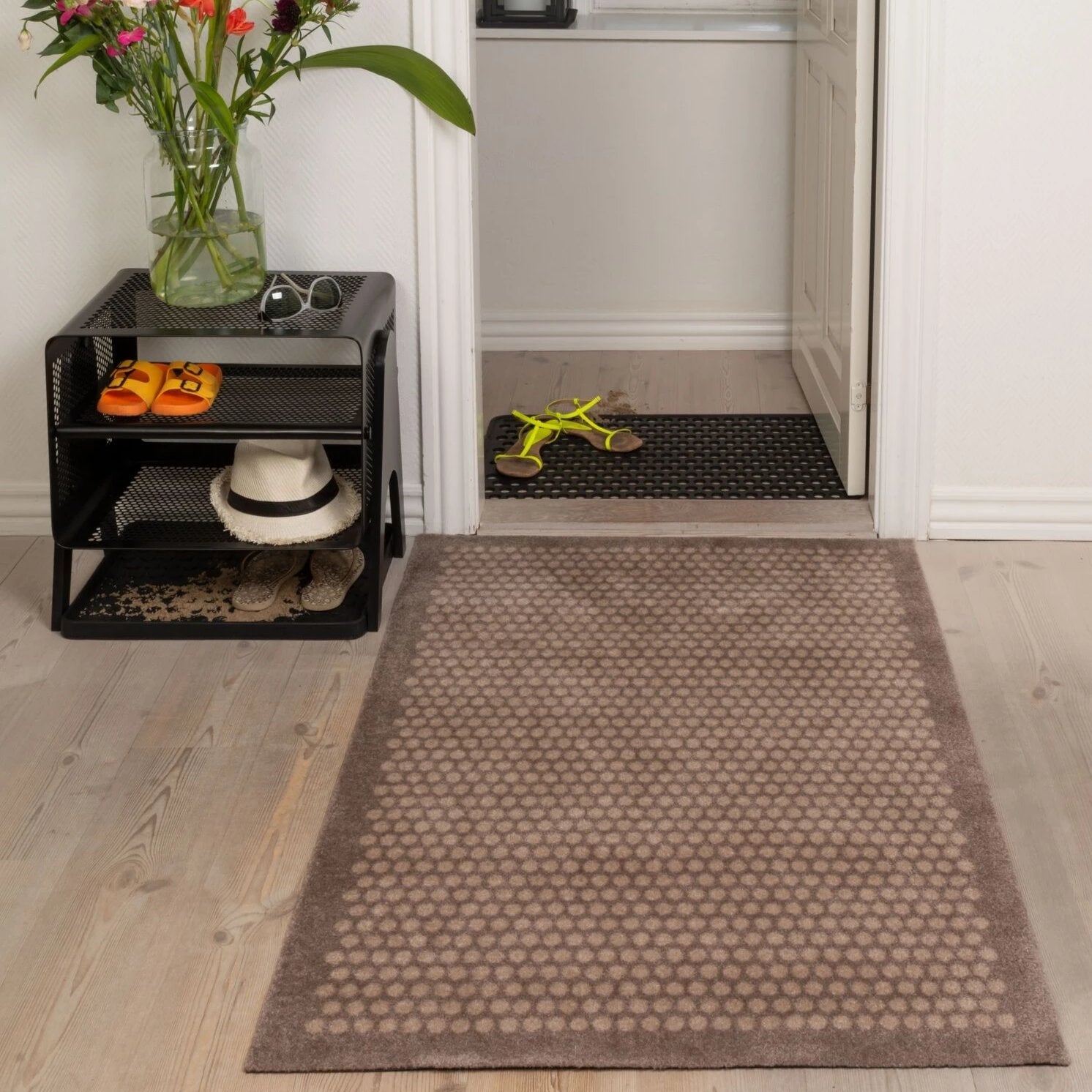 Floor mat 90 x 130 cm - dots/sand